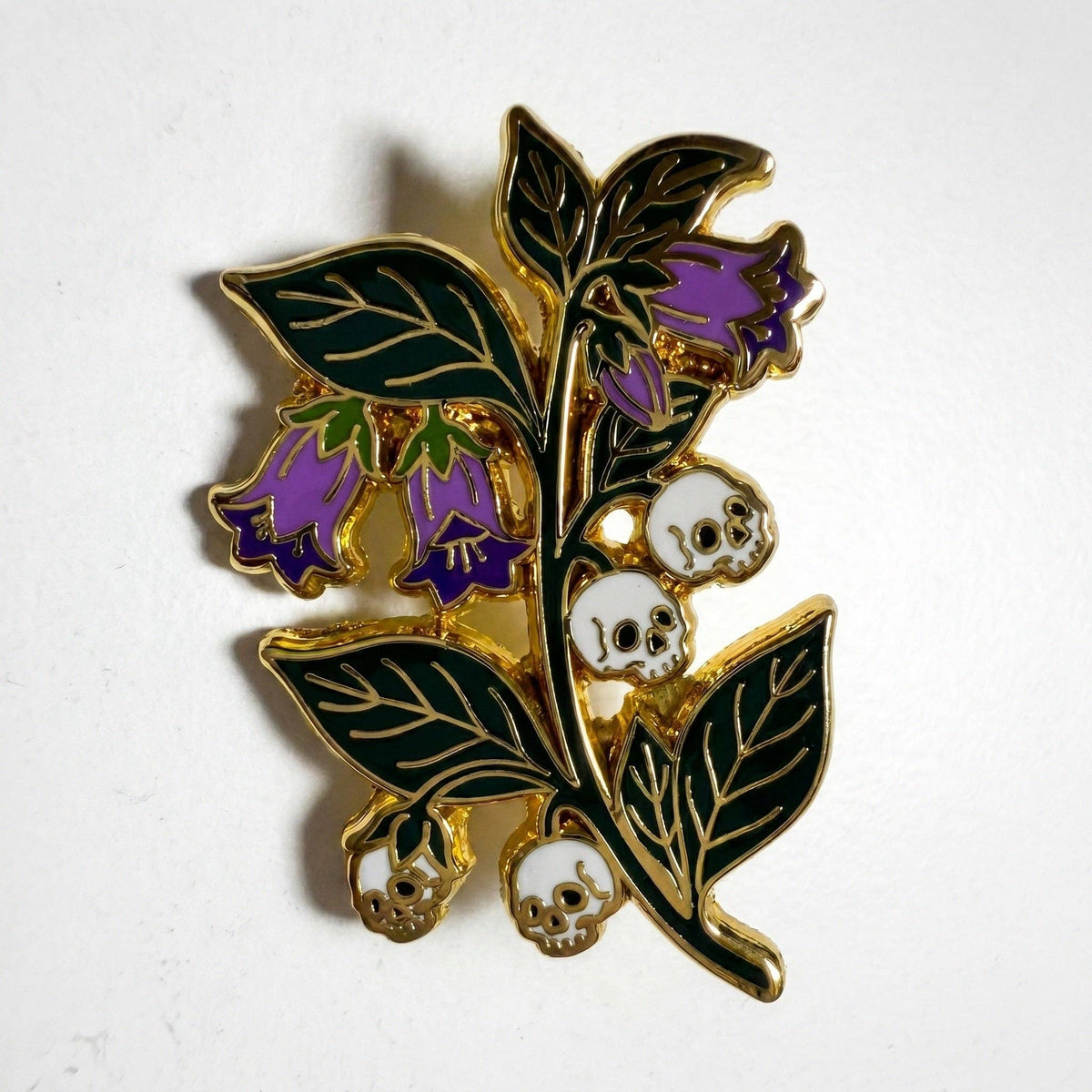 Women’s Accessories – Jewelry, Pins & Gifts