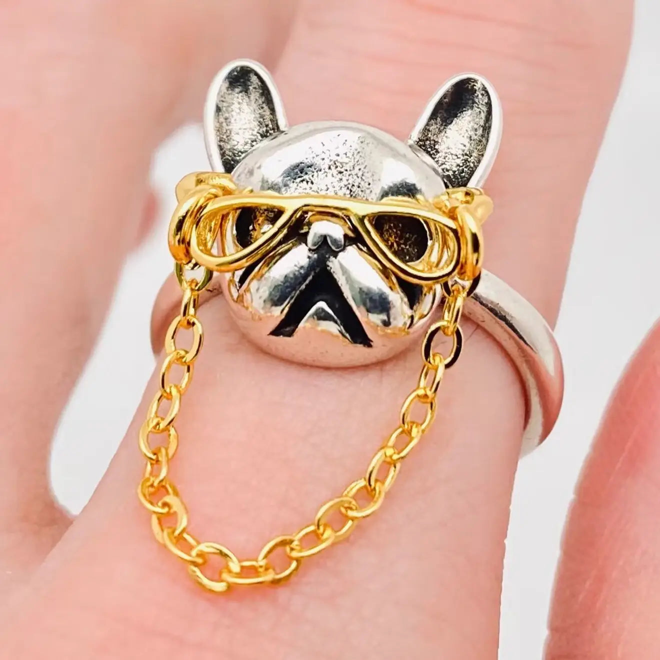 Women’s Accessories – Jewelry, Pins & Gifts
