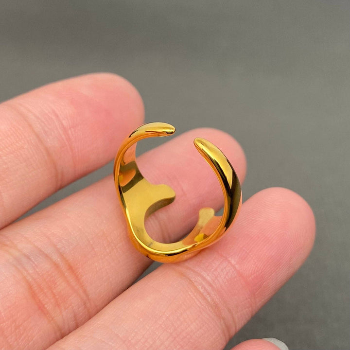 Zircon Inlaid Horseshoe 18K Gold Plated Ring