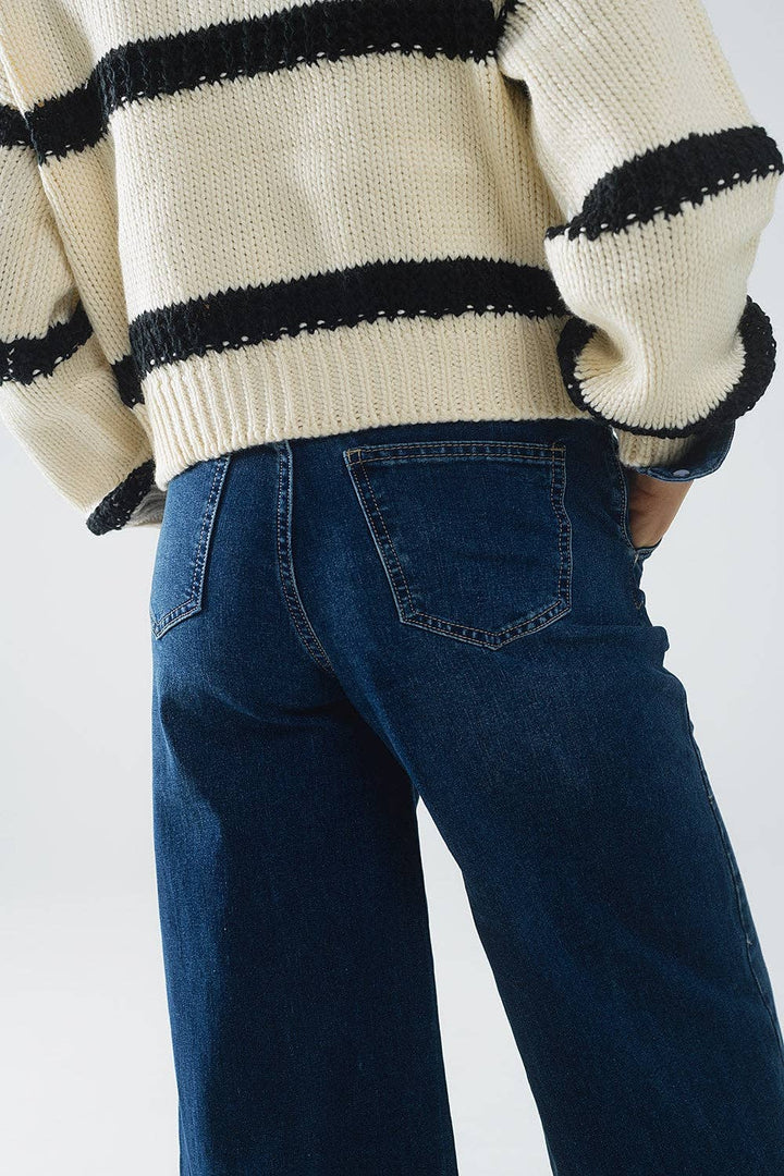 Super Wide Leg Jeans: A Bold Take on Modern Denim