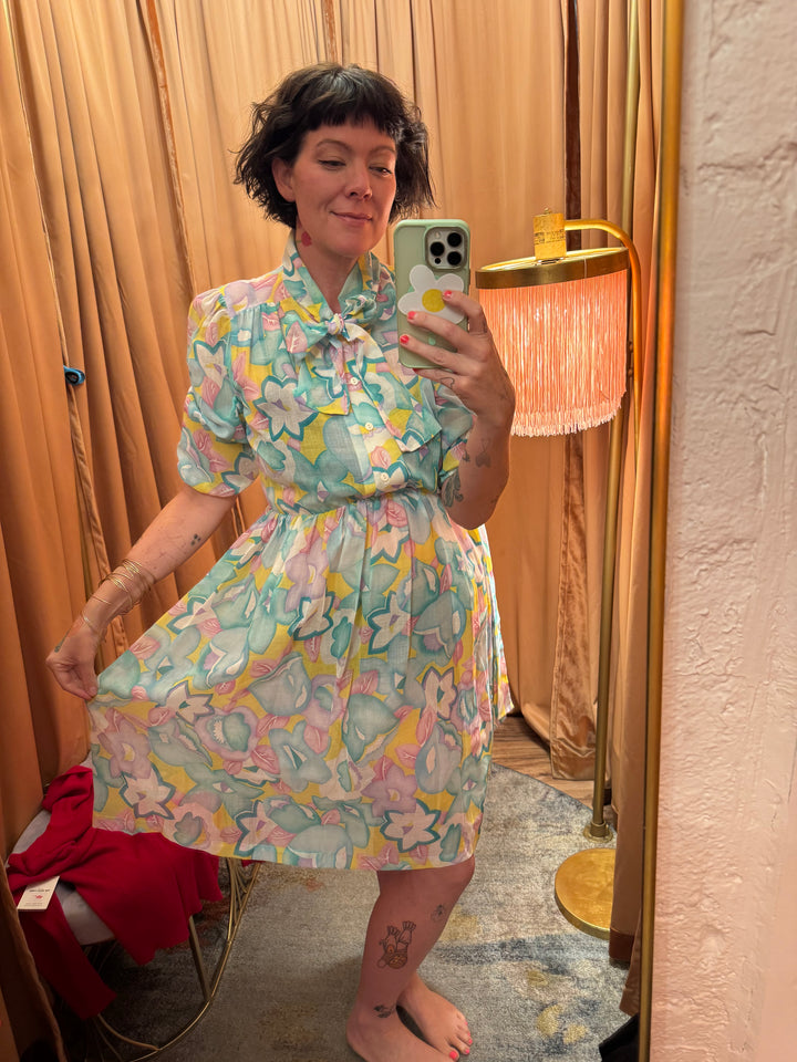 Vintage Avon Fashions Pastel Floral Dress – 1980s Bow Collar Midi