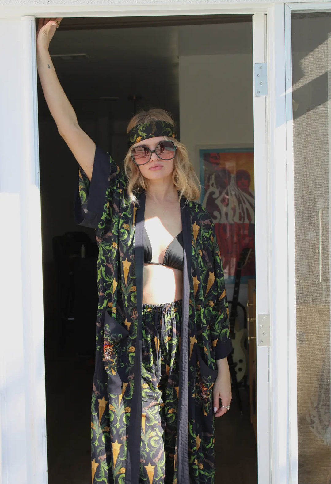 Hollywood Vine Kimono Black | Stars and Leaping Leopards