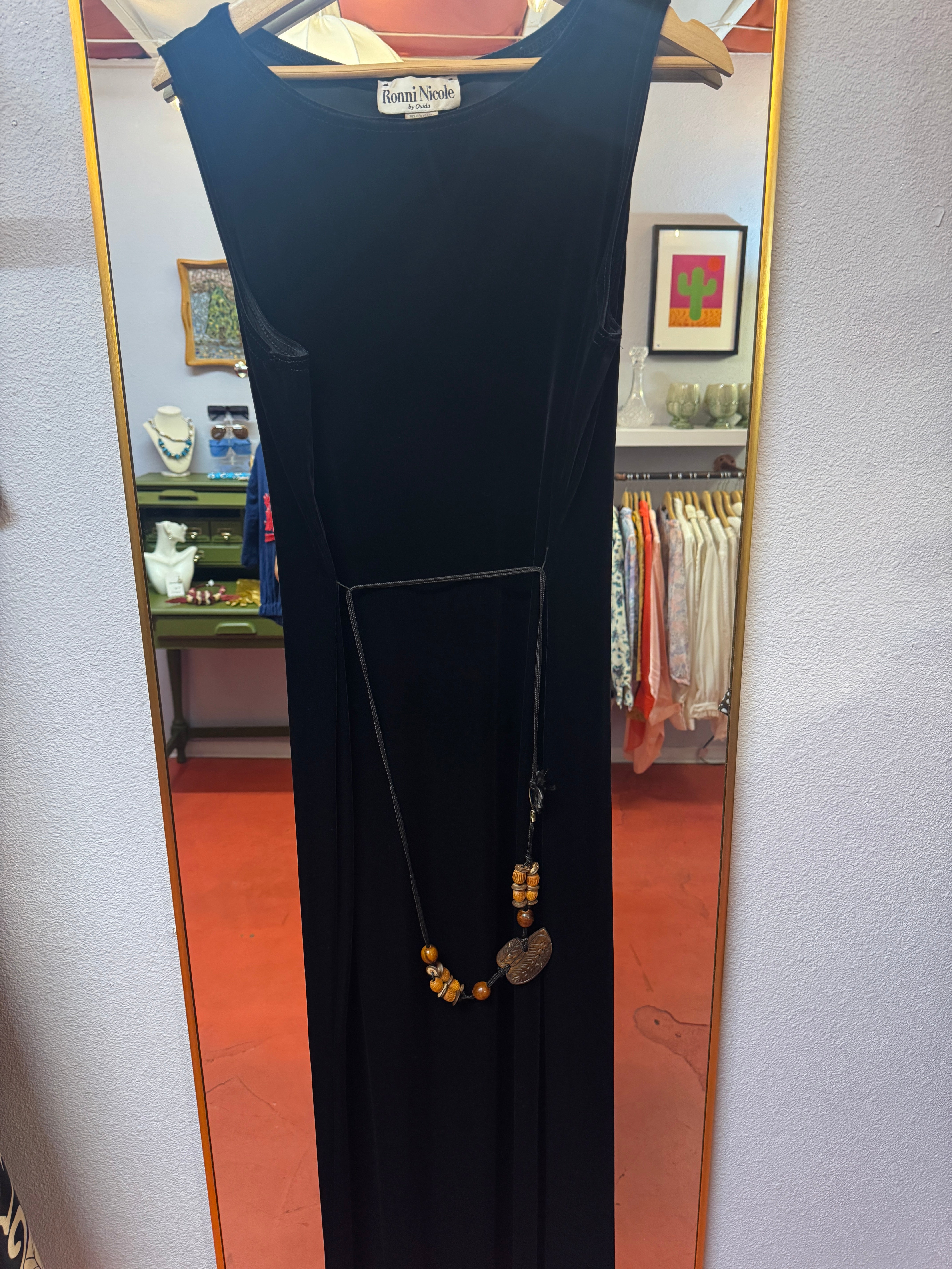 Women’s Clothing Sale – New & Vintage Styles