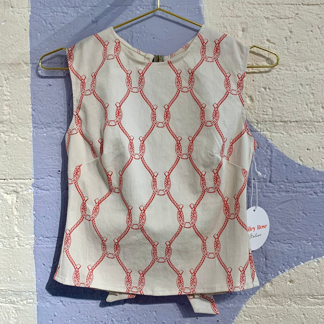 Red Horseshoe Top