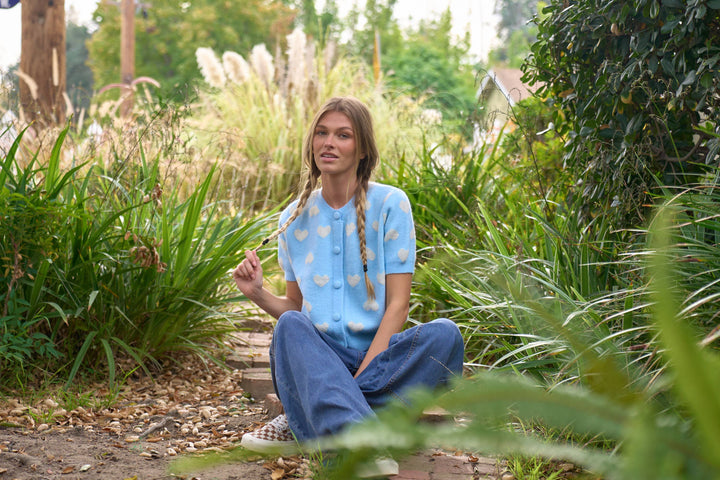 BUTTON DOWN HEART PRINT KNIT TOP